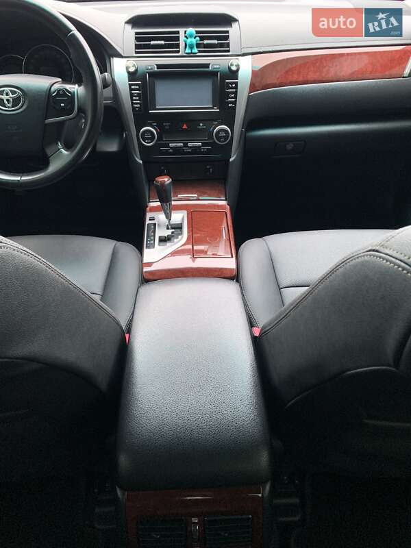 Седан Toyota Camry 2011 в Києві