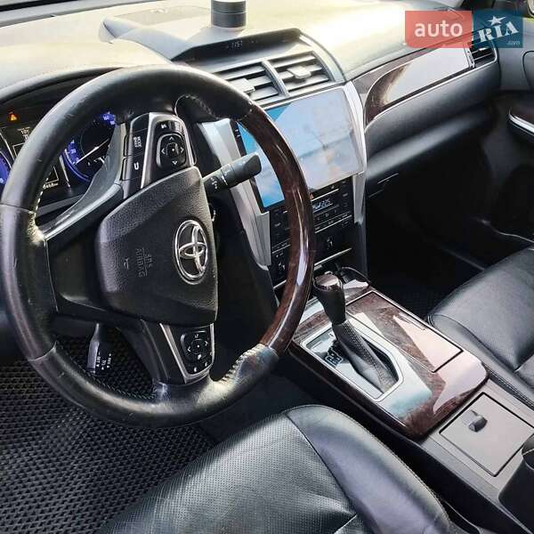 Седан Toyota Camry 2017 в Івано-Франківську
