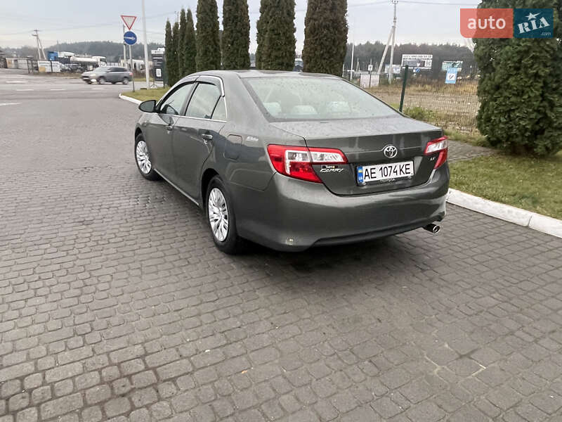 Седан Toyota Camry 2012 в Львове