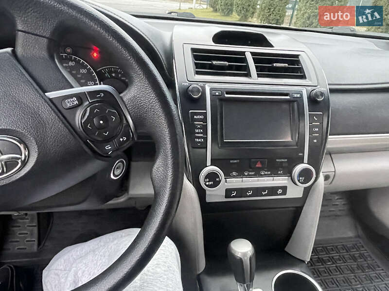 Седан Toyota Camry 2012 в Львове
