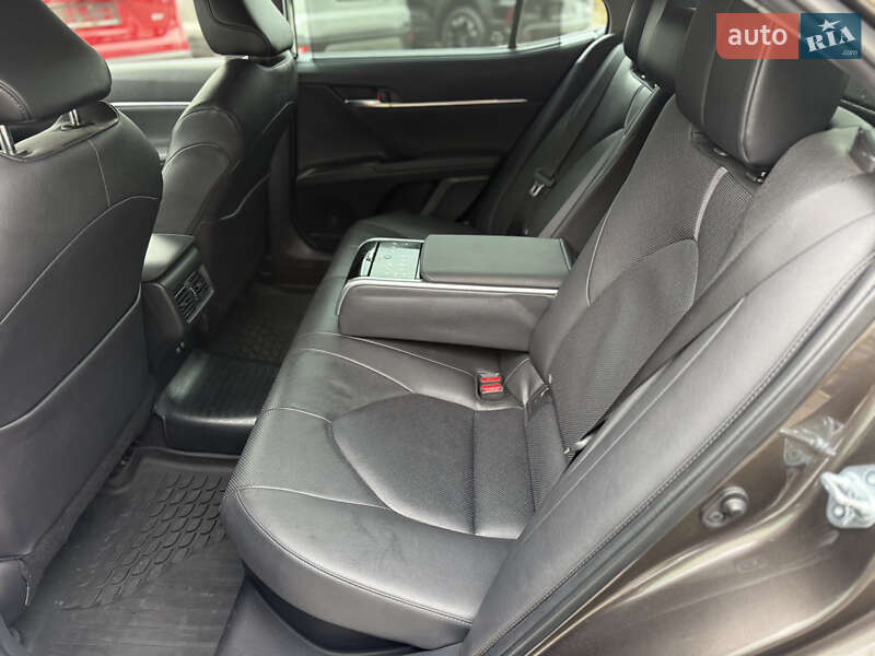 Седан Toyota Camry 2021 в Одессе