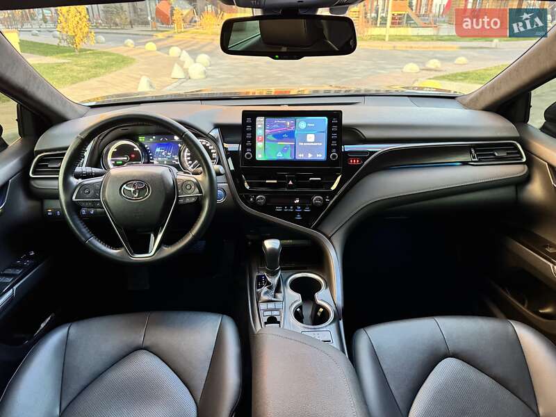 Седан Toyota Camry 2021 в Киеве