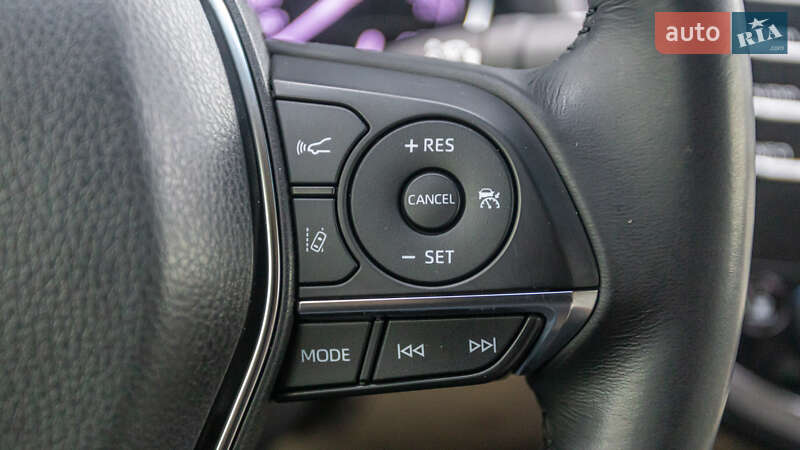 Седан Toyota Camry 2018 в Днепре