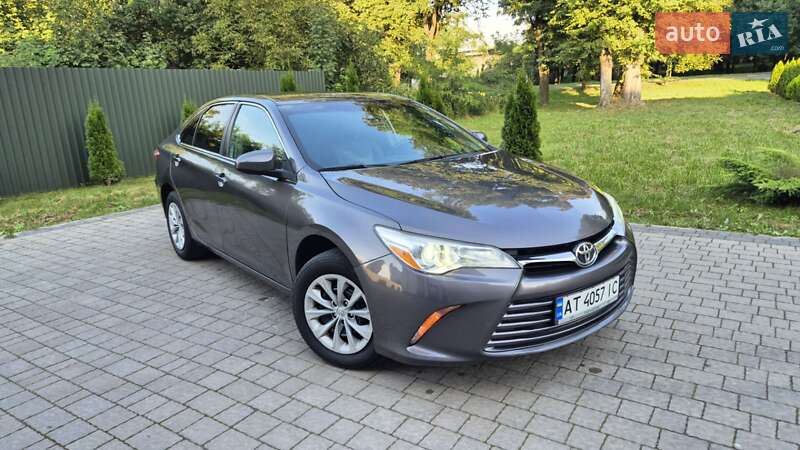 Седан Toyota Camry 2016 в Львові фото Седан Toyota Camry 2016 в Львові