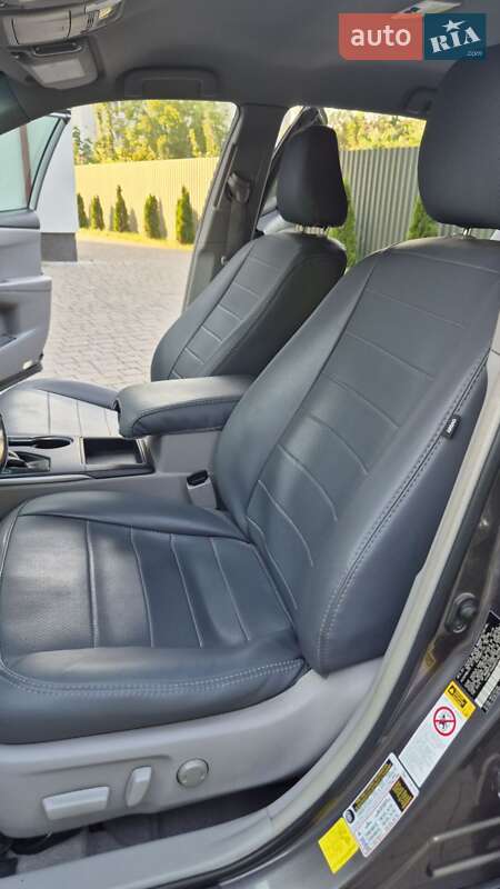 Седан Toyota Camry 2016 в Львові фото 63 Седан Toyota Camry 2016 в Львові