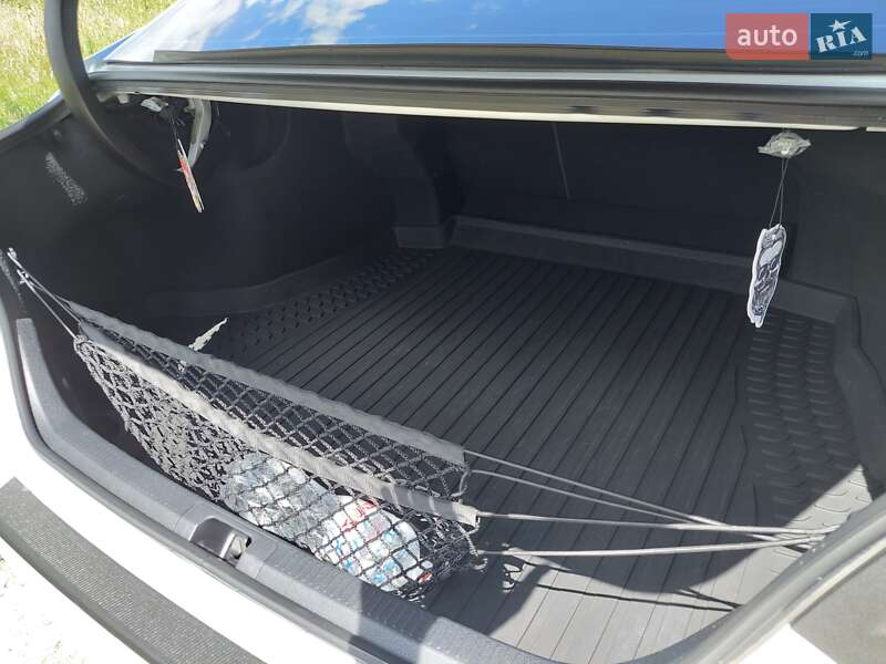 Седан Toyota Camry 2020 в Киеве фото 32 Седан Toyota Camry 2020 в Киеве