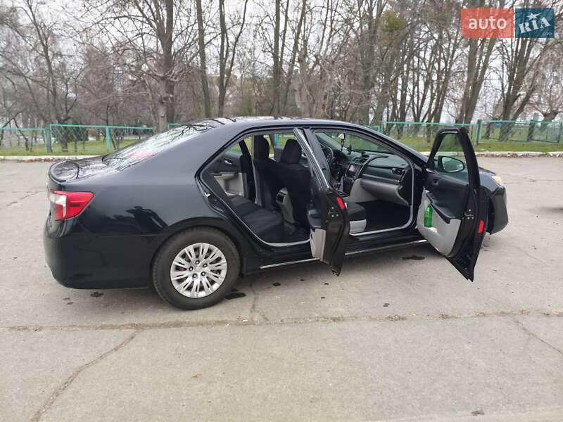 Седан Toyota Camry 2012 в Киеве