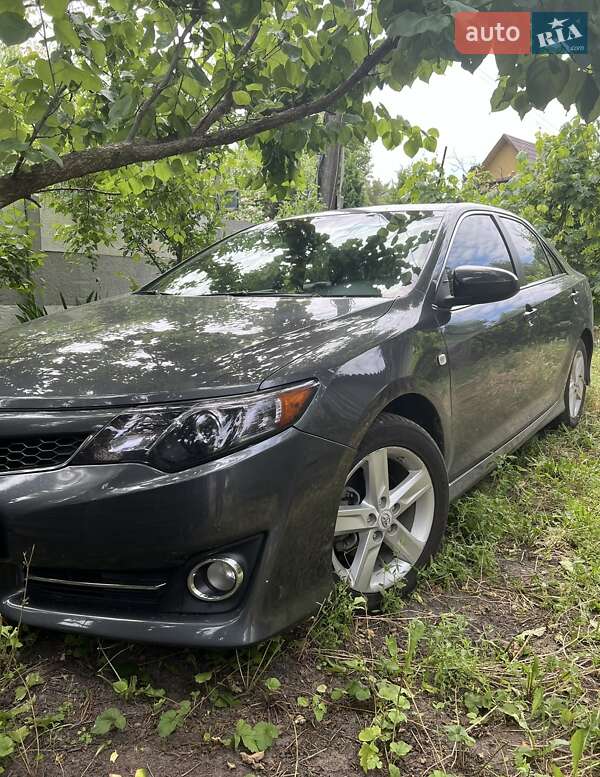 Седан Toyota Camry 2012 в Запорожье