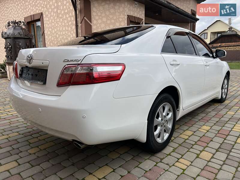 Седан Toyota Camry 2011 в Івано-Франківську