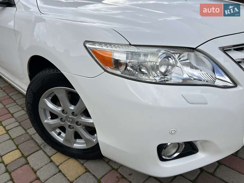 Седан Toyota Camry 2011 в Івано-Франківську