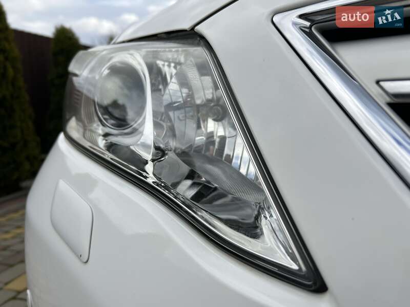 Седан Toyota Camry 2011 в Івано-Франківську