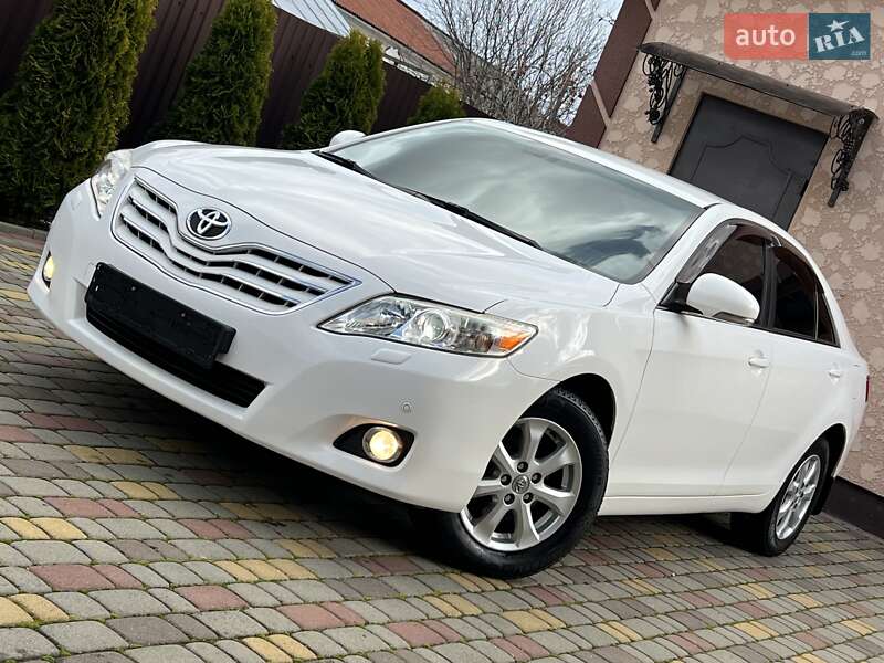 Toyota Camry 2011