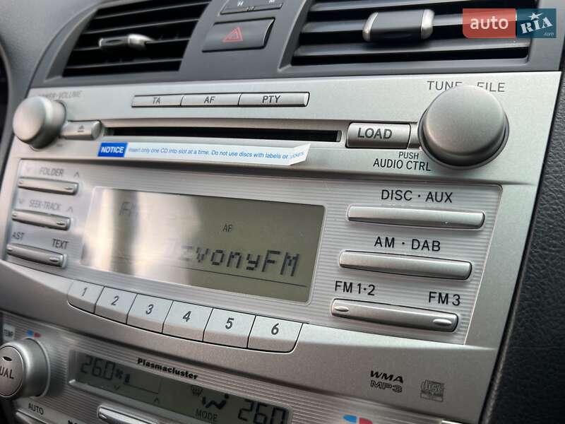 Седан Toyota Camry 2011 в Івано-Франківську