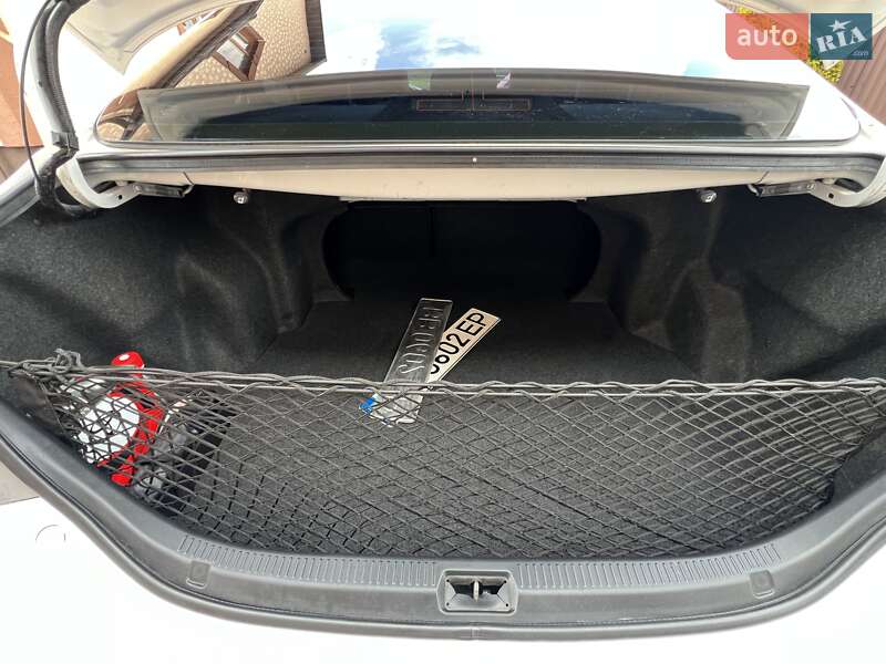 Седан Toyota Camry 2011 в Івано-Франківську