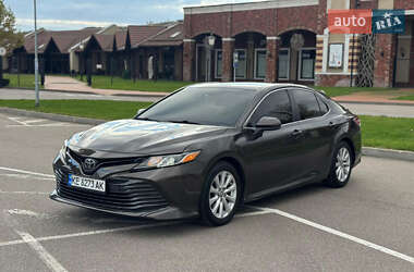 Седан Toyota Camry 2018 в Киеве