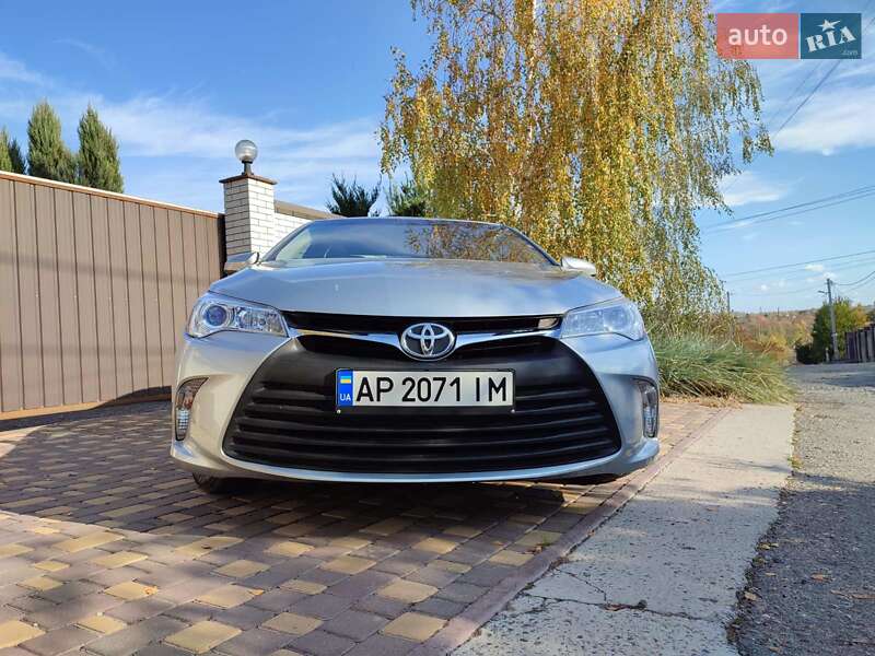 Седан Toyota Camry 2016 в Запоріжжі