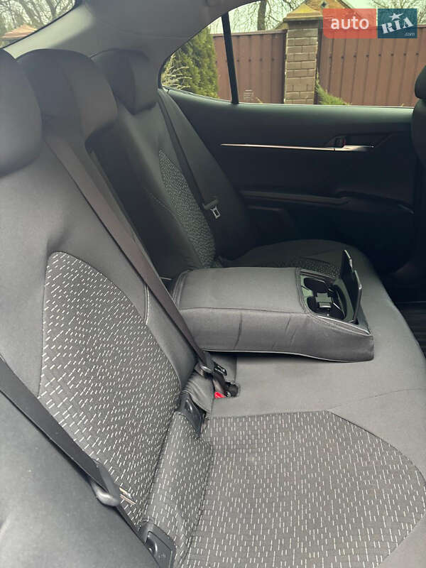 Седан Toyota Camry 2021 в Львове