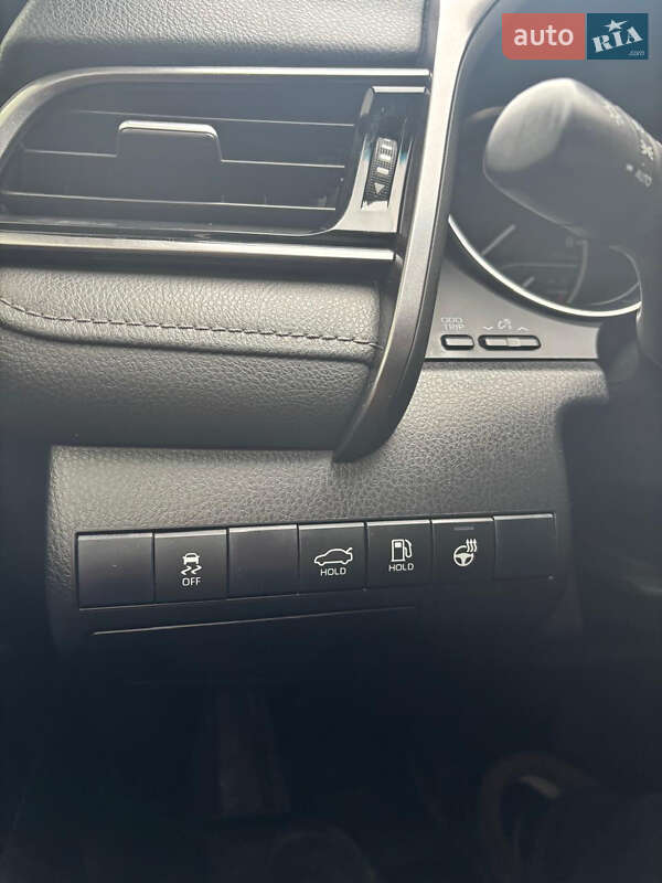 Седан Toyota Camry 2021 в Львове