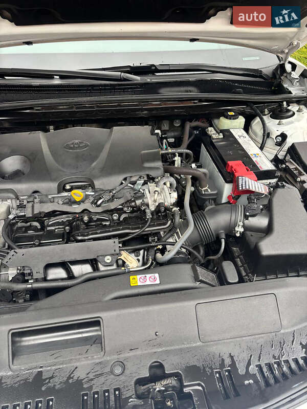 Седан Toyota Camry 2021 в Львове