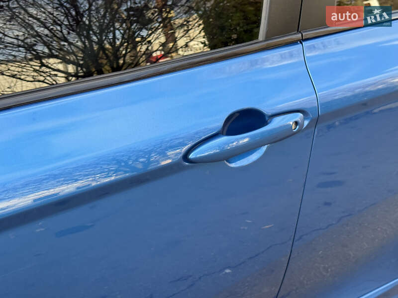 Седан Toyota Camry 2017 в Дніпрі