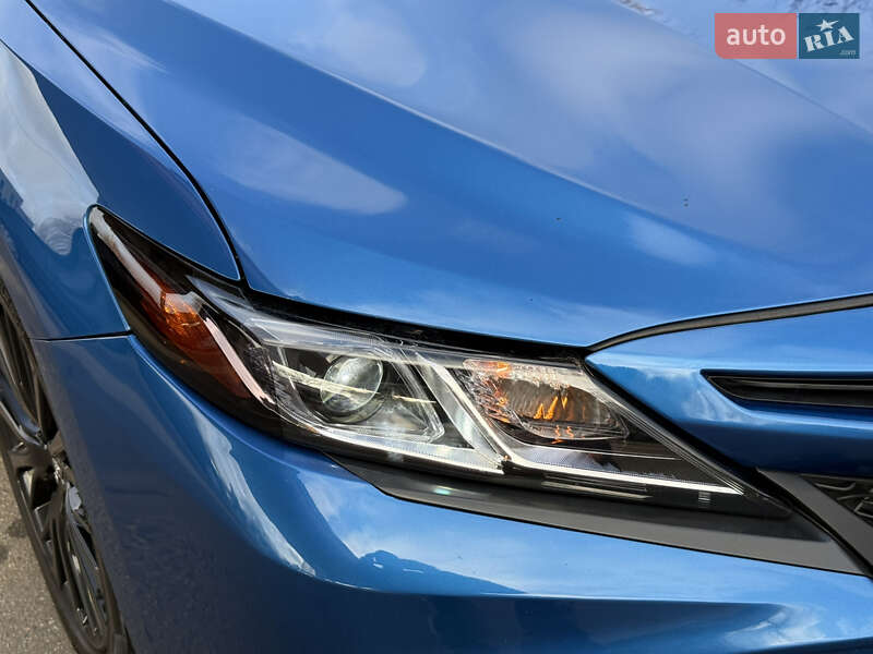 Седан Toyota Camry 2017 в Дніпрі