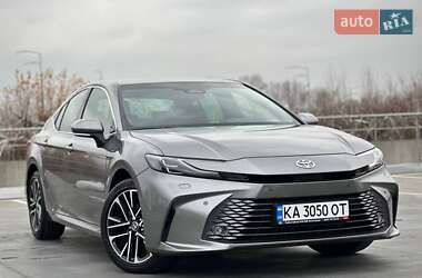 Седан Toyota Camry 2024 в Києві