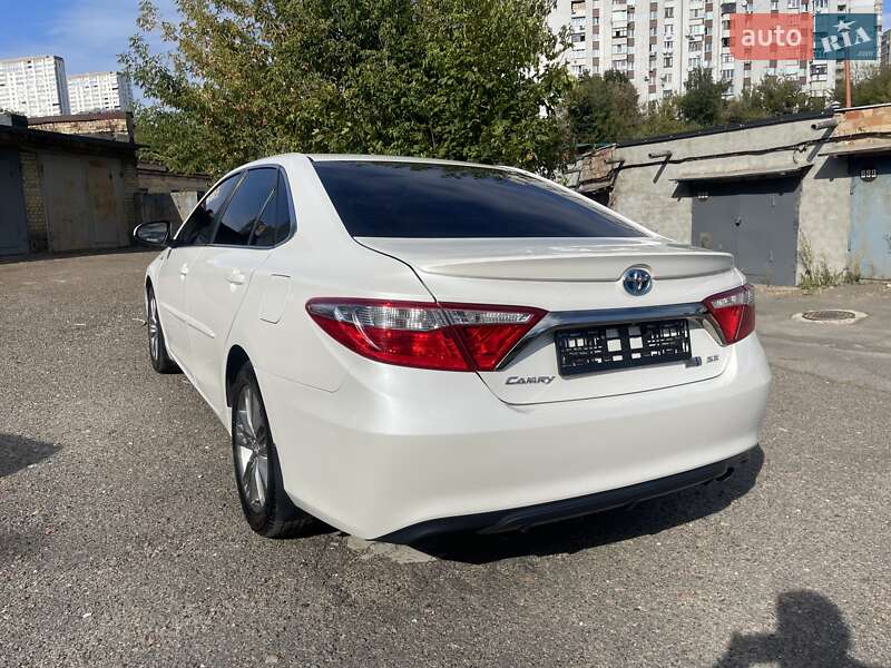 Седан Toyota Camry 2017 в Киеве