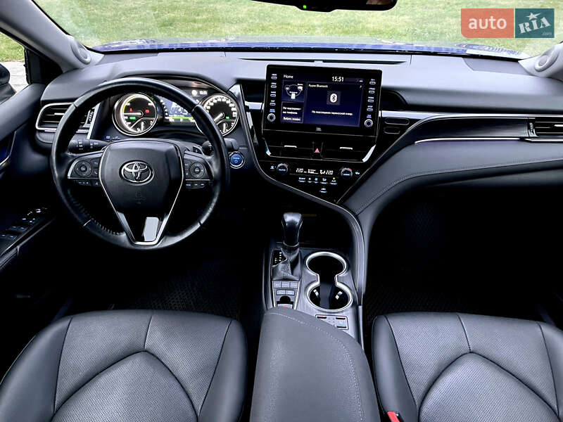 Седан Toyota Camry 2021 в Киеве