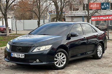 Седан Toyota Camry 2011 в Днепре