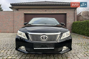Седан Toyota Camry 2012 в Запорожье