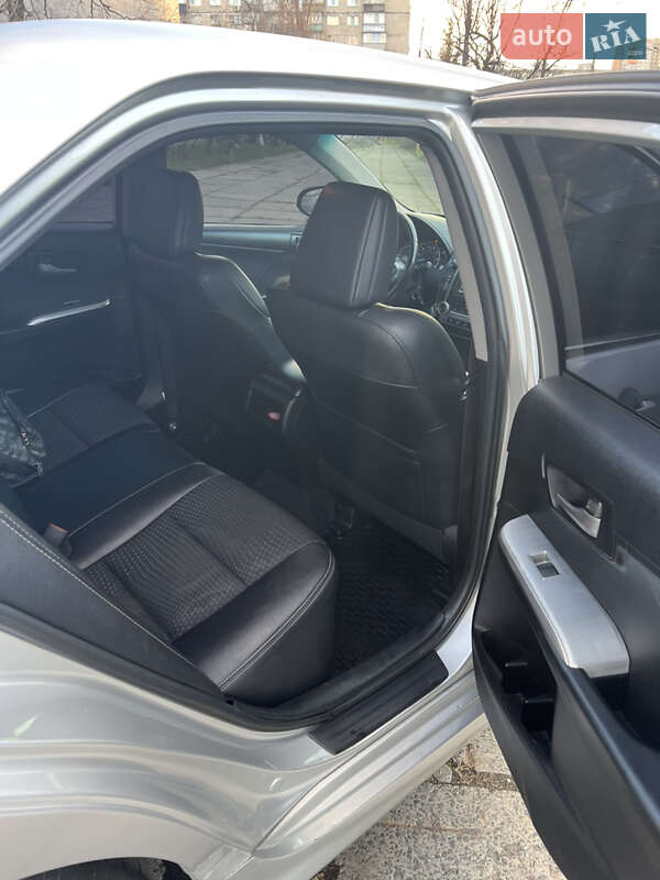 Седан Toyota Camry 2013 в Киеве