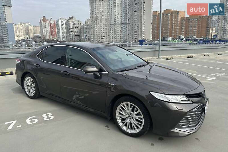 Седан Toyota Camry 2020 в Киеве фото 2 Седан Toyota Camry 2020 в Киеве