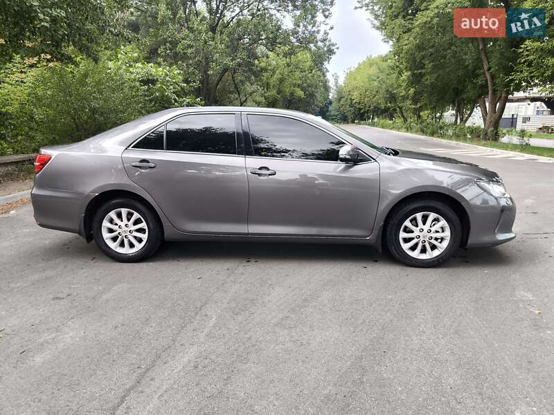 Седан Toyota Camry 2016 в Смеле