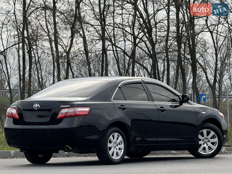 Седан Toyota Camry 2007 в Днепре