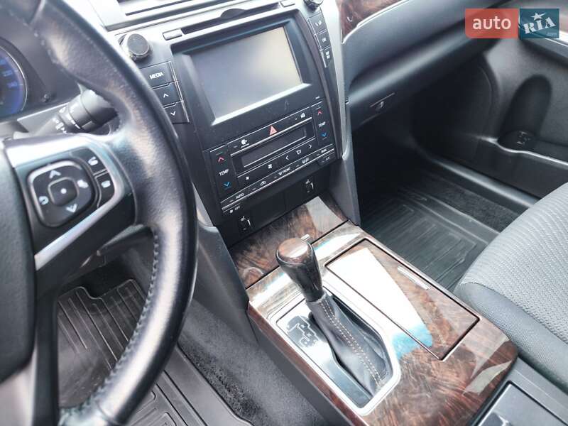 Седан Toyota Camry 2016 в Смеле