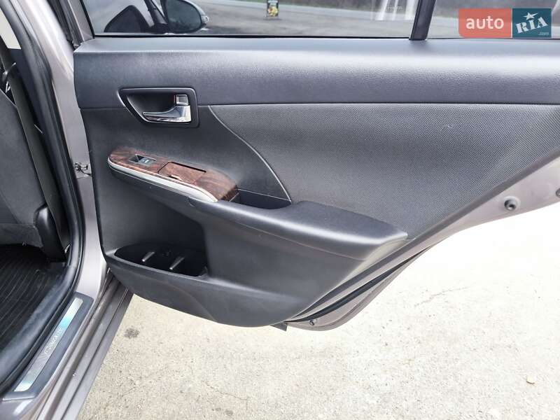 Седан Toyota Camry 2016 в Смеле