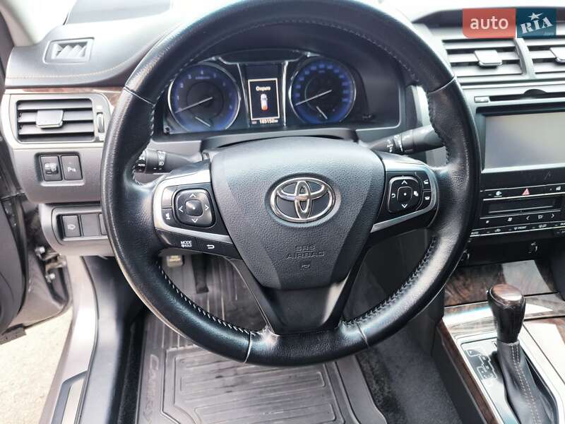 Седан Toyota Camry 2016 в Смеле