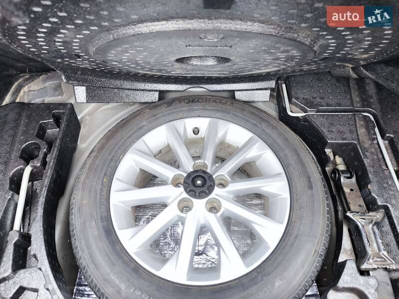 Седан Toyota Camry 2016 в Смеле