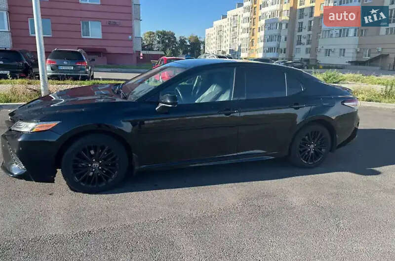 Седан Toyota Camry 2017 в Тернополі