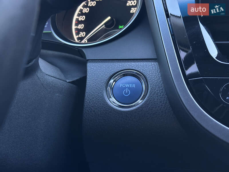 Седан Toyota Camry 2021 в Киеве