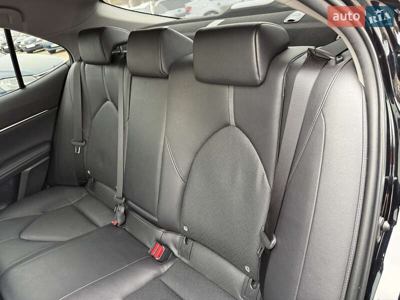 Седан Toyota Camry 2021 в Кропивницькому