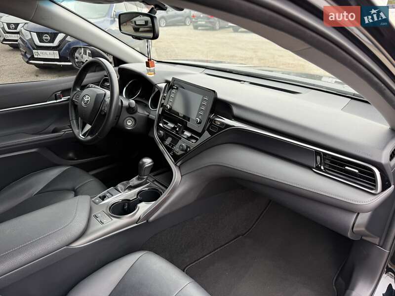 Седан Toyota Camry 2021 в Кропивницькому