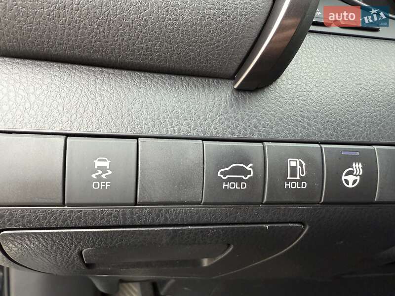 Седан Toyota Camry 2021 в Кропивницькому