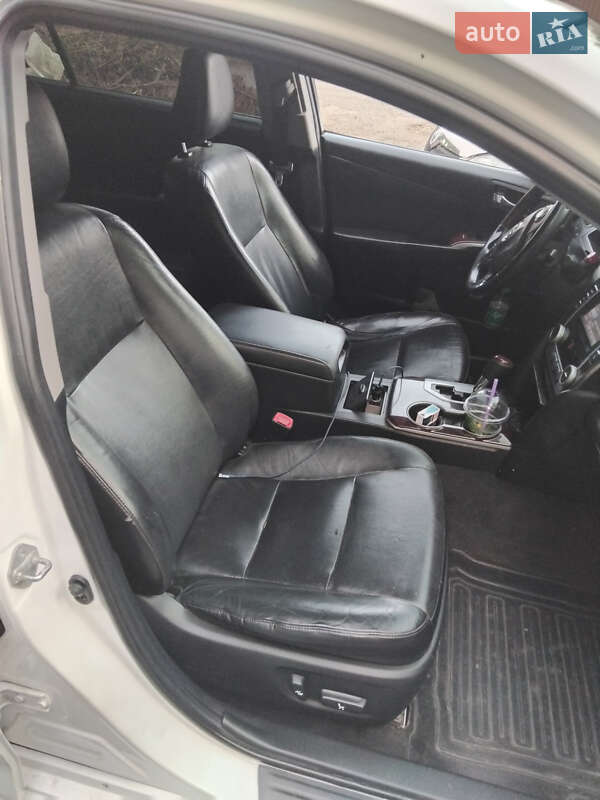 Седан Toyota Camry 2014 в Киеве