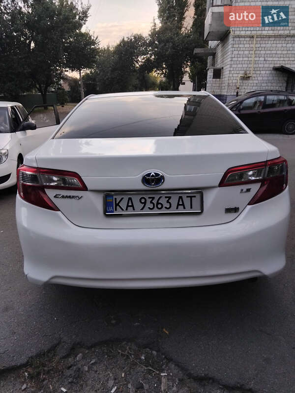 Седан Toyota Camry 2014 в Киеве