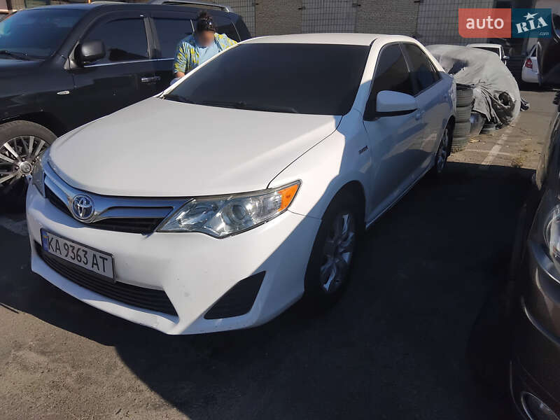 Седан Toyota Camry 2014 в Киеве