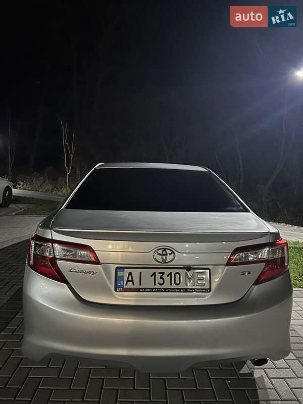 Седан Toyota Camry 2013 в Киеве