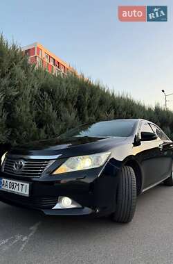 Седан Toyota Camry 2012 в Киеве