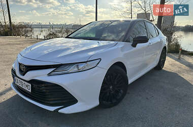 Седан Toyota Camry 2020 в Киеве