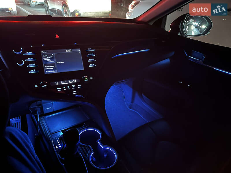 Седан Toyota Camry 2020 в Киеве